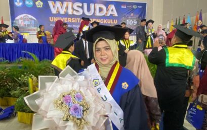 Congratulations, Dr. Kasmaini, M.Pd.!