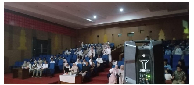 Scientific Meeting of Students, Stakeholders, and Prospective Graduates of the English Education Study Program Scientific Meeting of Students, Stakeholders, and Prospective Graduates of the English Education Study Program