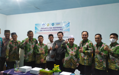 Community Service: TOEFL Training Using the Longman TOEFL Test Application for MA Al-Qur’an Harsallakum teachers, Bengkulu City