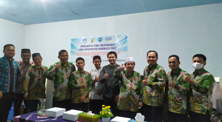 Community Service: TOEFL Training Using the Longman TOEFL Test Application for MA Al-Qur’an Harsallakum teachers, Bengkulu City